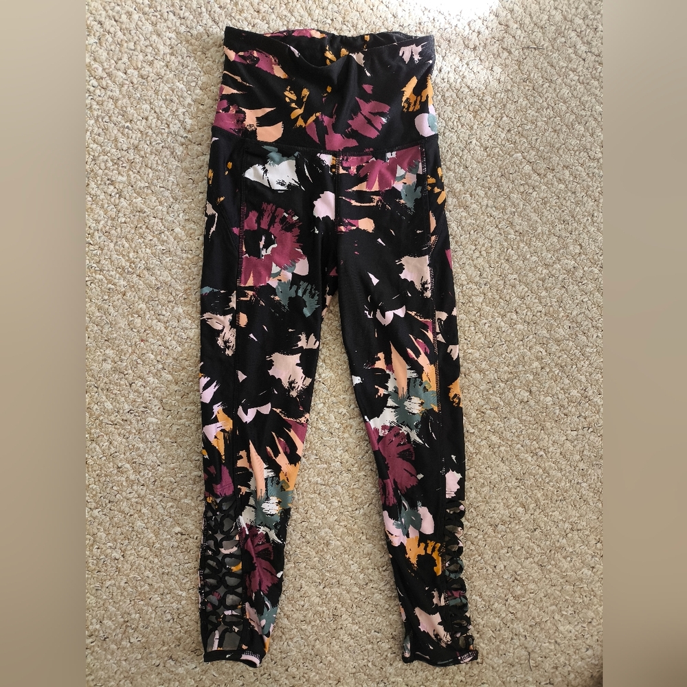 Cotton on cut out leggings